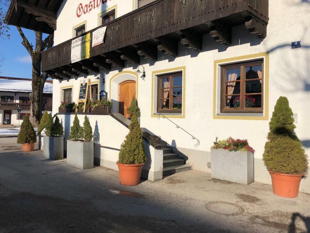 Landgasthaus Zum Altwirt Reichersbeuern Hotell Exteriör bild